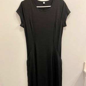 MIDI black dress w/ side slits & pockets